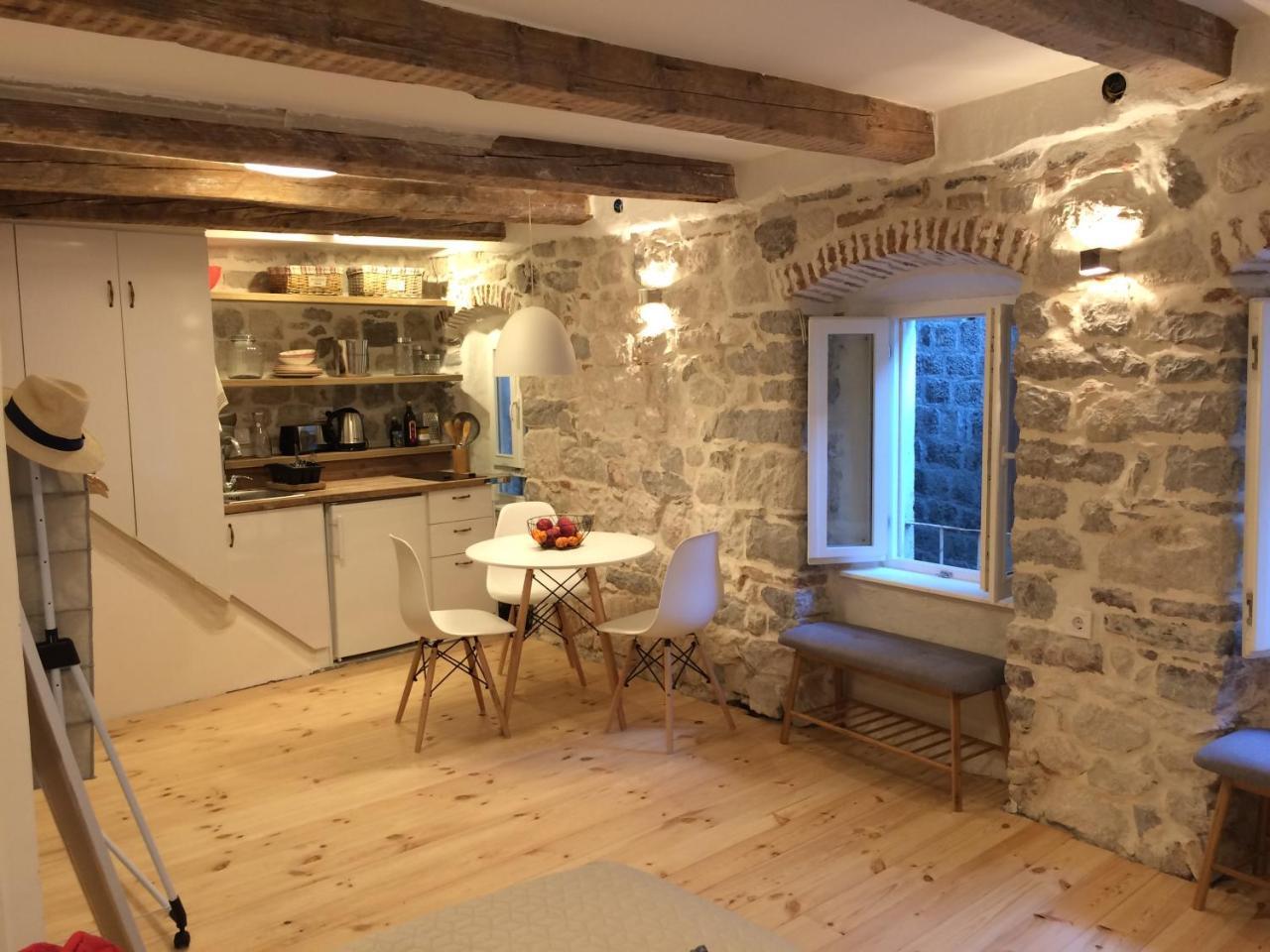 Chic & Stylish With Seaview-Terrace - Kotor Indah 아파트 외부 사진